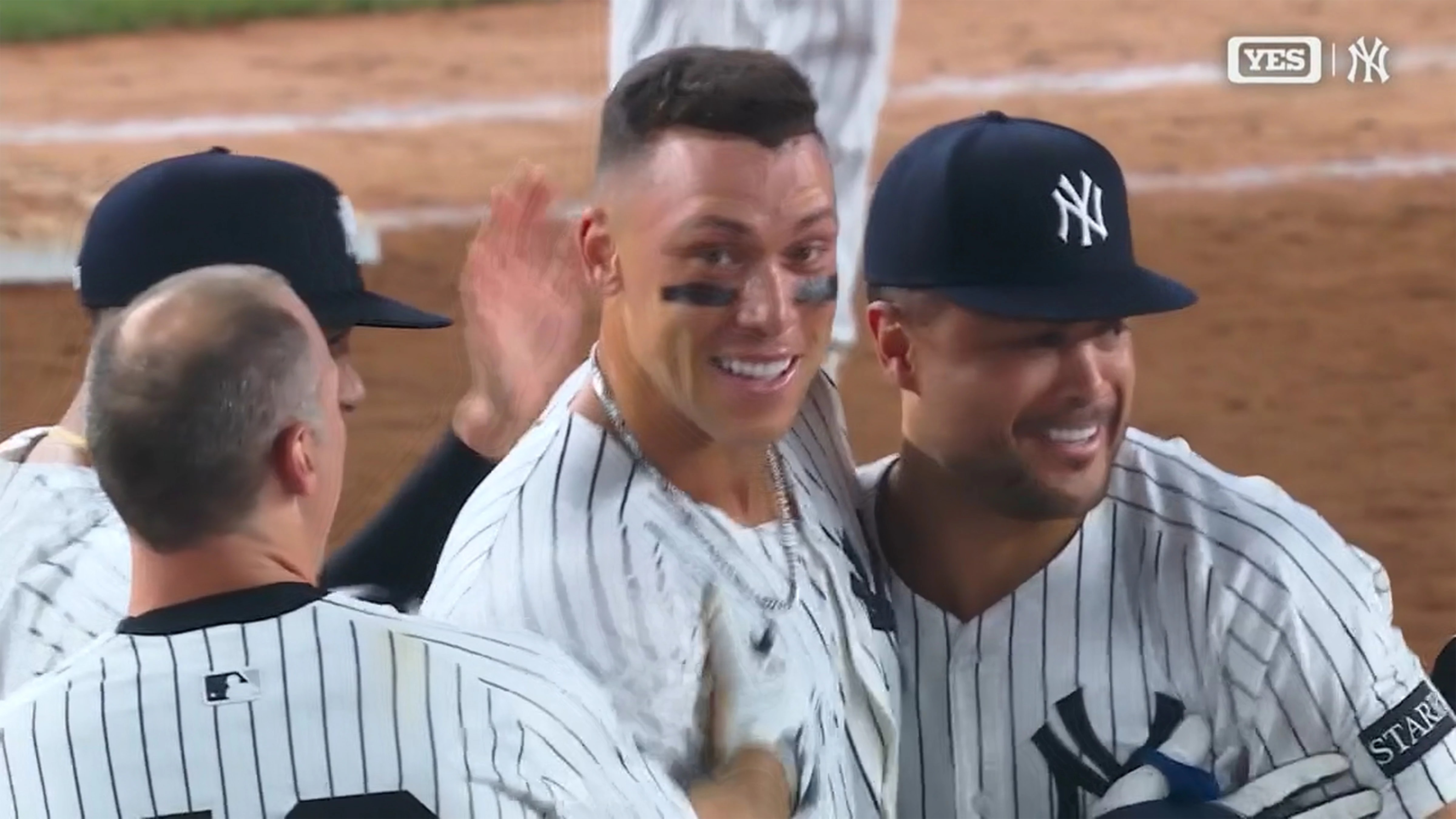 Yankees’ Aaron Judge hits walk-off sac fly, Volpe avoids tag at home plate to defeat Mariners | FROUSA Media Yankees’ Aaron Judge hits walk-off sac fly, Volpe avoids tag at home plate to defeat Mariners | FROUSA Media