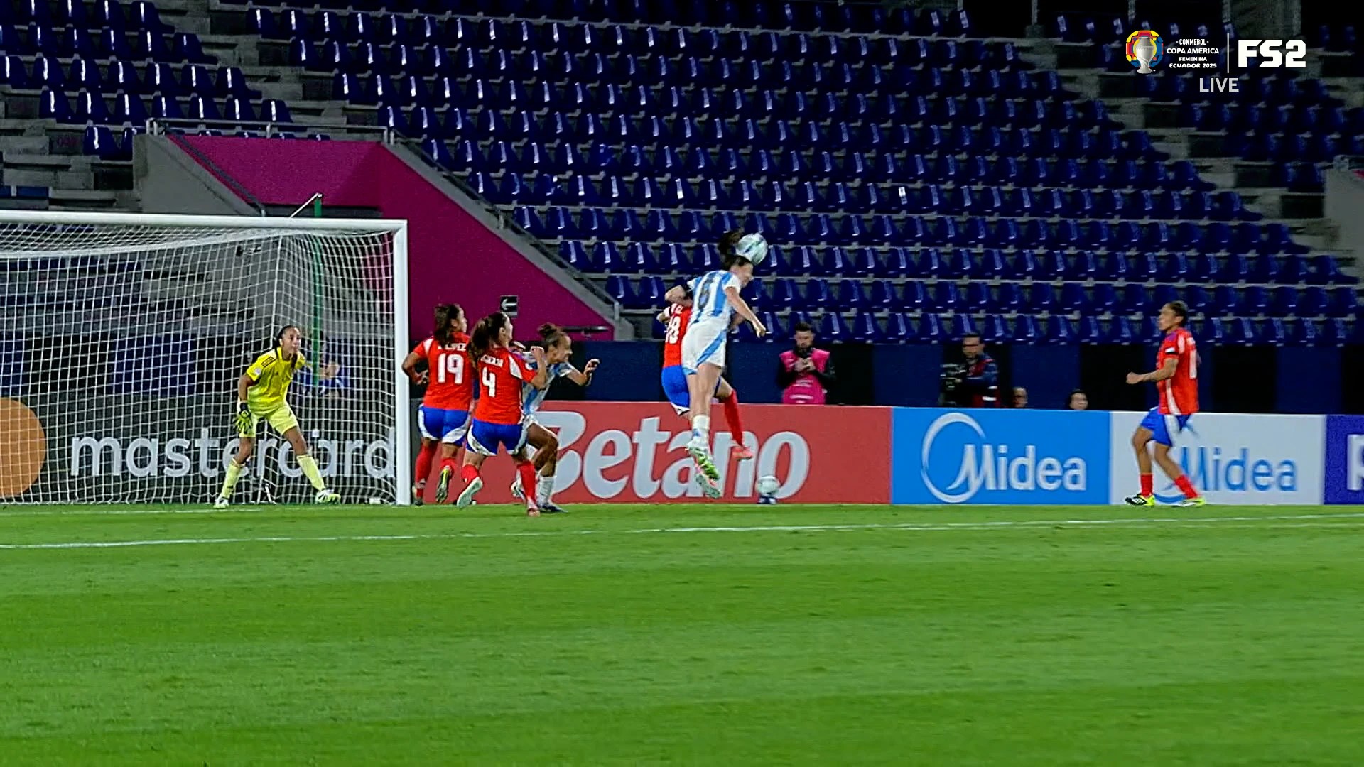 Aldana Cometti finishes header, helping Argentina defeat Chile, 2-1 | FROUSA Media
