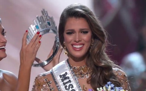 She WON Miss Universe 2016! She WON Miss Universe 2016!