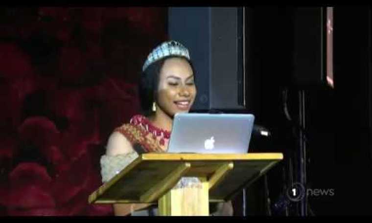 Scenes of chaos reign at Tonga’s national beauty pageant Scenes of chaos reign at Tonga’s national beauty pageant