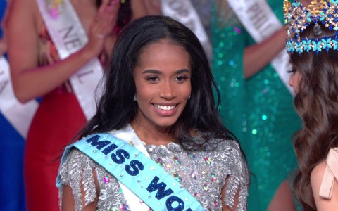 MW2019 CROWNING of Toni-Ann Singh MW2019 CROWNING of Toni-Ann Singh