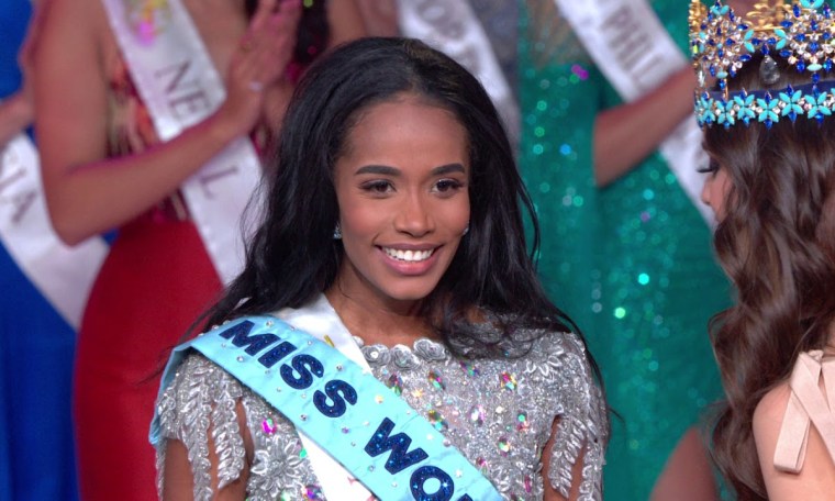 MW2019 CROWNING of Toni-Ann Singh MW2019 CROWNING of Toni-Ann Singh