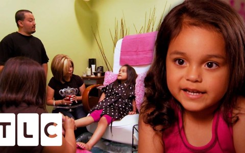 4-Year-Old Girl Spends Over 5 Hours At The Salon Before Competitions | Toddlers & Tiaras 4-Year-Old Girl Spends Over 5 Hours At The Salon Before Competitions | Toddlers & Tiaras