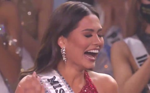 CROWNING MOMENT: 69th Miss Universe CROWNING MOMENT: 69th Miss Universe