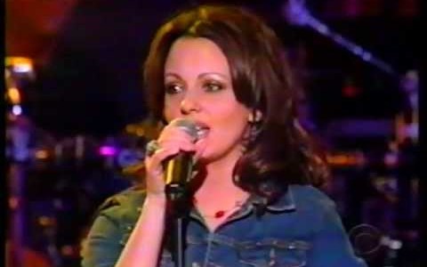 SARA EVANS “BORN TO FLY” (LIVE) – MISS TEEN USA – 2002 SARA EVANS “BORN TO FLY” (LIVE) – MISS TEEN USA – 2002