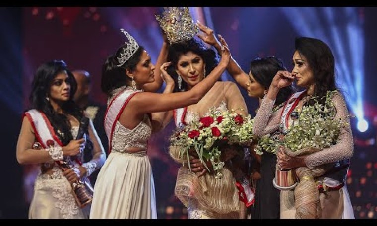 Divorcee beauty pageant horrified as her crown taken off Divorcee beauty pageant horrified as her crown taken off