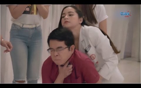 Doc Analyn, tinulungan ang pageant coach na nabulunan Doc Analyn, tinulungan ang pageant coach na nabulunan