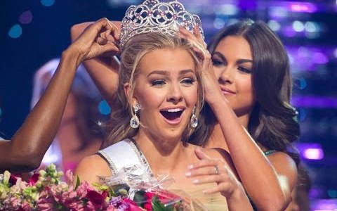 Karlie Hay, from Texas is crowned Miss Teen USA 2016 Karlie Hay, from Texas is crowned Miss Teen USA 2016