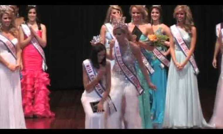2011 Miss Collegiate America Pageant Crowning. 2011 Miss Collegiate America Pageant Crowning.
