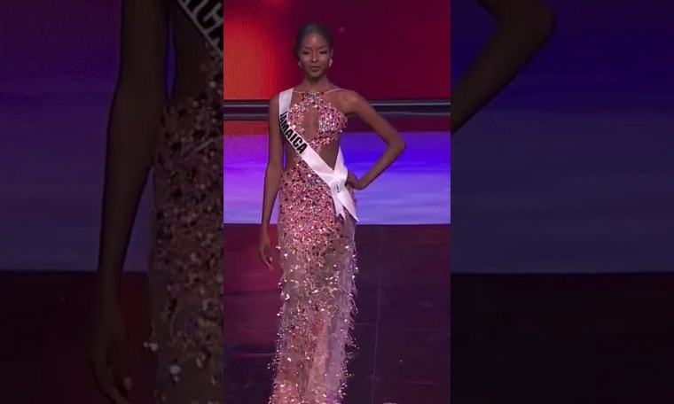Evening gown lấp lánh của Miss Universe Jamaica 2020 Evening gown lấp lánh của Miss Universe Jamaica 2020