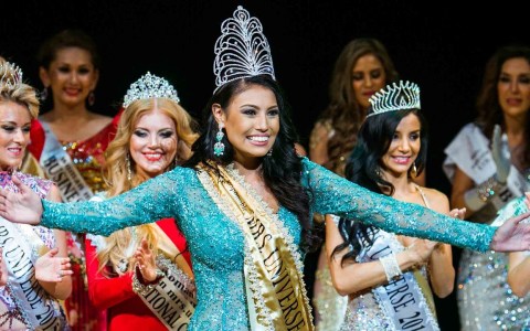 Ashley Callingbull MRS UNIVERSE 2015. First nations beauty pageant queen memories slideshow Ashley Callingbull MRS UNIVERSE 2015. First nations beauty pageant queen memories slideshow
