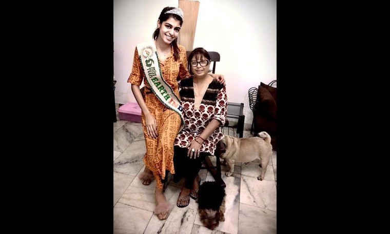 Bhawna Jain- Miss India Bihar thanking her pageant Coach rita Gangwani Bhawna Jain- Miss India Bihar thanking her pageant Coach rita Gangwani