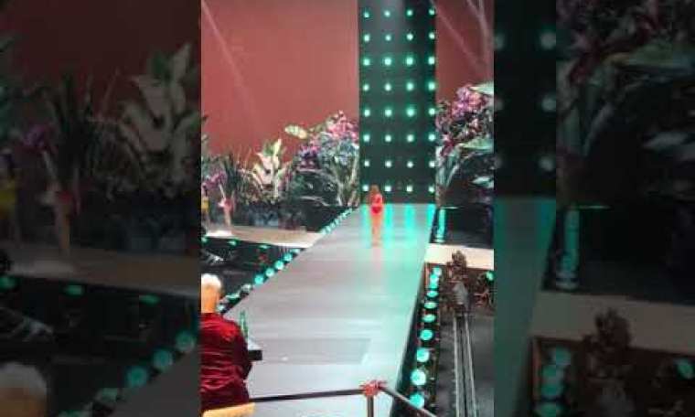Catriona Gray Miss Universe 2018 – Swimsuit Audience View Catriona Gray Miss Universe 2018 – Swimsuit Audience View