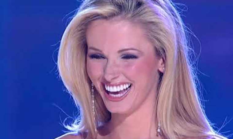 2004 Miss Universe: Final Walk 2004 Miss Universe: Final Walk