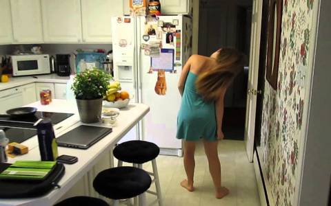 Jessica – Hot Girl Prepping For Beauty Pageant Jessica – Hot Girl Prepping For Beauty Pageant