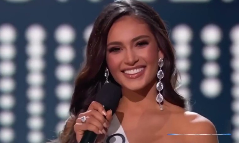 MISS USA YA TENÍA LA PREGUNTA | Chic y Mucho Más | EVTV | 01/17/2023 4/5 MISS USA YA TENÍA LA PREGUNTA | Chic y Mucho Más | EVTV | 01/17/2023 4/5
