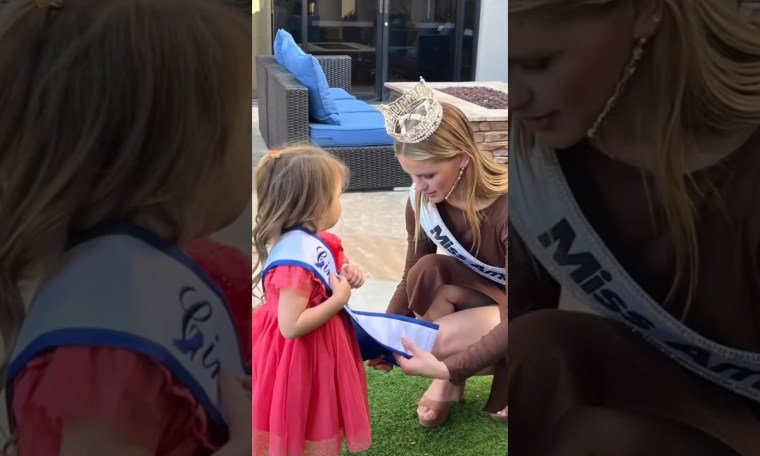 Meet and greet the delegates from #MissArizona with Miss America Meet and greet the delegates from #MissArizona with Miss America