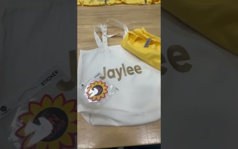 Pageant Prep: sunflower mentoring goodie bags! #pageantprep #misskansas #missamerica #pageantlife Pageant Prep: sunflower mentoring goodie bags! #pageantprep #misskansas #missamerica #pageantlife