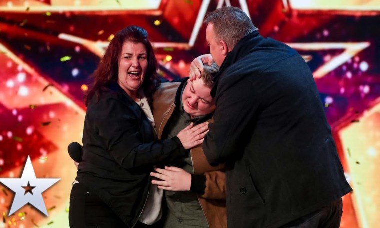 Nervous teen delivers a GOLDEN BUZZER performance | Unforgettable Audition | Britain's Got Talent Nervous teen delivers a GOLDEN BUZZER performance | Unforgettable Audition | Britain's Got Talent
