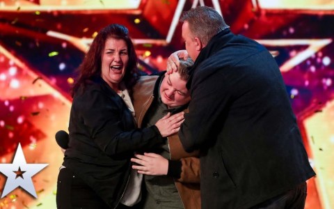 Nervous teen delivers a GOLDEN BUZZER performance | Unforgettable Audition | Britain's Got Talent Nervous teen delivers a GOLDEN BUZZER performance | Unforgettable Audition | Britain's Got Talent
