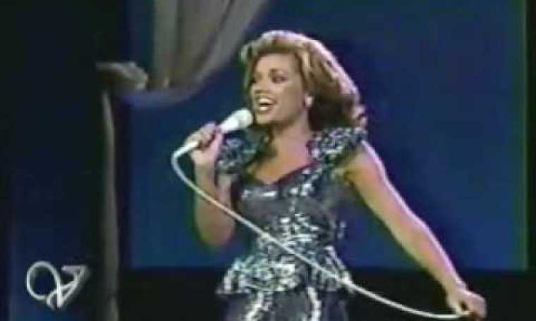 Happy Days Are Here Again – Vanessa Williams Happy Days Are Here Again – Vanessa Williams