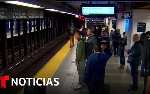 Una joven de 18 años muere tras caer a los rieles del metro de Nueva York | Noticias Telemundo Una joven de 18 años muere tras caer a los rieles del metro de Nueva York | Noticias Telemundo