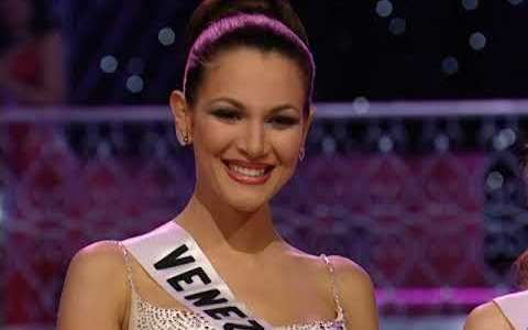CROWNING MOMENT: Miss Universe 2001 CROWNING MOMENT: Miss Universe 2001