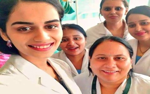 Manushi Chhillar's Friends and Family's Reaction On Winning Miss World 2017 Crown Manushi Chhillar's Friends and Family's Reaction On Winning Miss World 2017 Crown