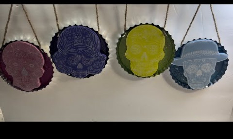 Resin 101: Resin Sugar Skulls Halloween Decorations #diyresin #resinart #resin #beebeecraft Resin 101: Resin Sugar Skulls Halloween Decorations #diyresin #resinart #resin #beebeecraft