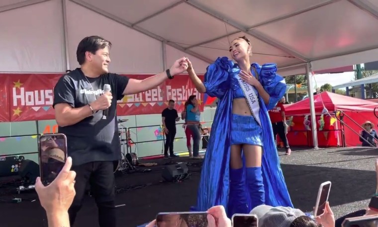 Miss Universe 2022 is Miss USA 2022, R’Bonney Gabriel serenaded by Martin Nievera in Houston! Miss Universe 2022 is Miss USA 2022, R’Bonney Gabriel serenaded by Martin Nievera in Houston!