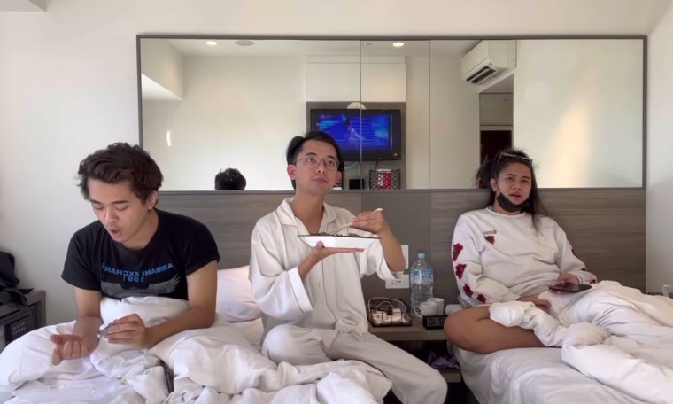 MISS UNIVERSE 2021 | REACTION VIDEO | House of Wang: Tokyo-based Filipina Baby Drag Queens MISS UNIVERSE 2021 | REACTION VIDEO | House of Wang: Tokyo-based Filipina Baby Drag Queens