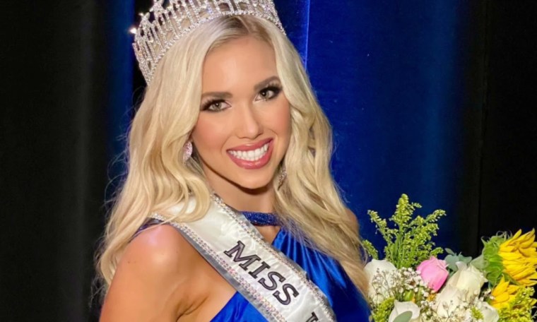 Kansas City Chiefs Owner's Daughter Gracie Hunt Wins Miss Kansas 2021 Kansas City Chiefs Owner's Daughter Gracie Hunt Wins Miss Kansas 2021