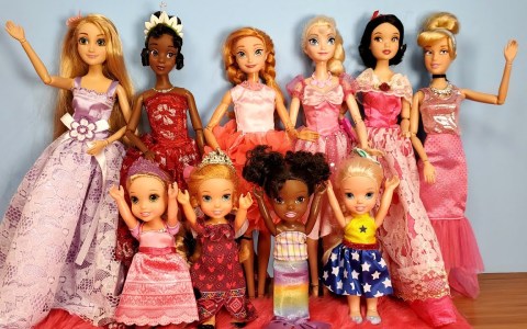 Fashion Show ! Elsa and Anna toddlers – Barbie – fashionista – dresses – shoes Fashion Show ! Elsa and Anna toddlers – Barbie – fashionista – dresses – shoes