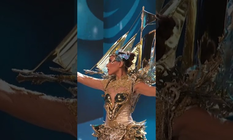 Miss Universe Indonesia National Costume (71st MISS UNIVERSE) Miss Universe Indonesia National Costume (71st MISS UNIVERSE)