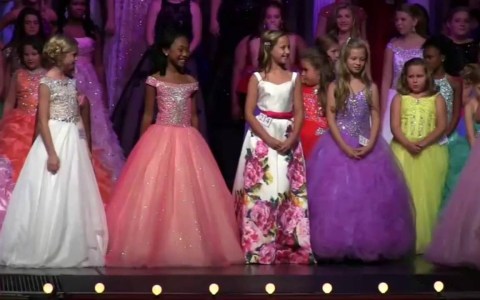 Crowning: Little Miss Princess of America 2016-Rhian McIntyre Crowning: Little Miss Princess of America 2016-Rhian McIntyre