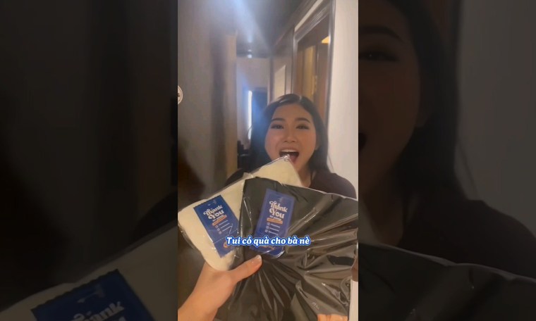 Hoa hậu Mai Phương tặng áo YAKO by Mai Phuong cho hội chị em tại Miss World – Beauty with A Purpose Hoa hậu Mai Phương tặng áo YAKO by Mai Phuong cho hội chị em tại Miss World – Beauty with A Purpose