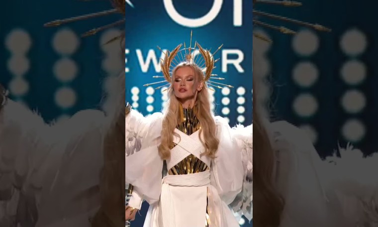 Miss Universe Ukraine National Costume (71st MISS UNIVERSE) Miss Universe Ukraine National Costume (71st MISS UNIVERSE)
