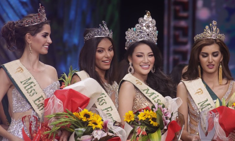 Miss Earth 2018 Crowning Moment (Miss Universe Colombia 2021 comes from this batch) Miss Earth 2018 Crowning Moment (Miss Universe Colombia 2021 comes from this batch)