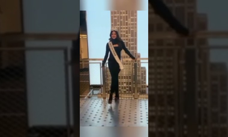 Miss Universe Harnaaz Sandhu visits Empire State Building in New York City Miss Universe Harnaaz Sandhu visits Empire State Building in New York City