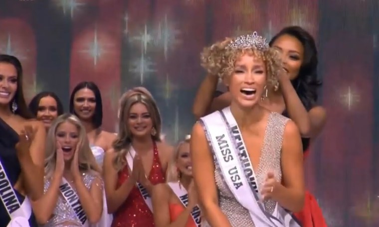 Miss USA 2021 Kentucky Crowning moment . Miss USA 2021 Kentucky Crowning moment .