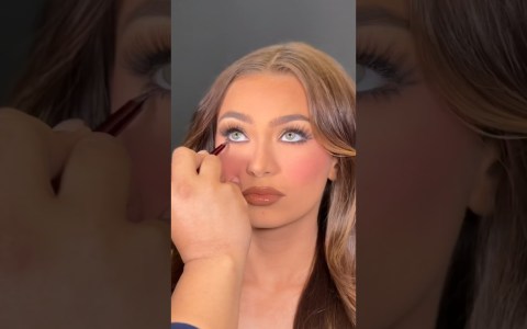 Matching Her Makeup to Her Body Spray Tan – No Worries! #MissUSA #Makeup #Shorts Matching Her Makeup to Her Body Spray Tan – No Worries! #MissUSA #Makeup #Shorts
