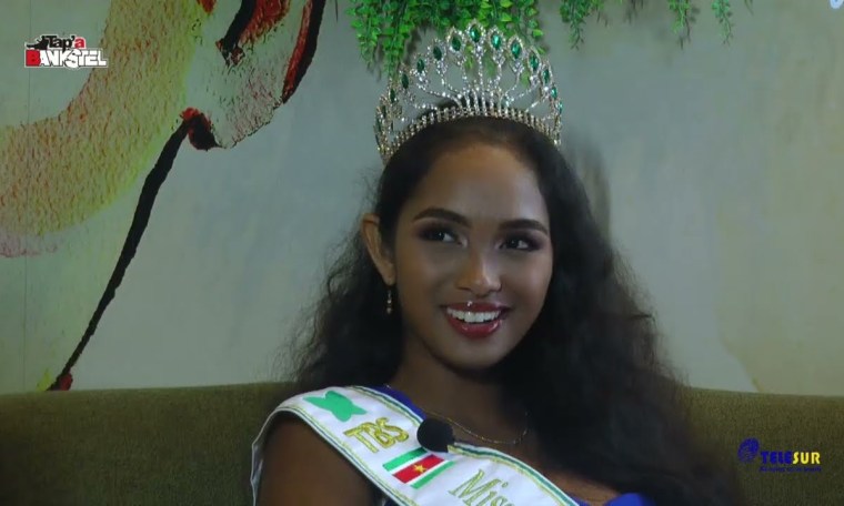 Tap A Bankstel met de Tropical Beauties Suriname Tap A Bankstel met de Tropical Beauties Suriname