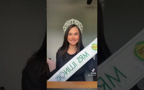Mrs. Illinois… Mrs. Illinois…