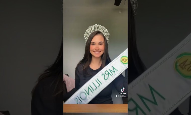 Mrs. Illinois… Mrs. Illinois…