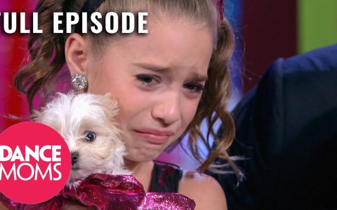 Twas the Fight Before Christmas (Season 4 Holiday Special) | Full Episode | Dance Moms Twas the Fight Before Christmas (Season 4 Holiday Special) | Full Episode | Dance Moms