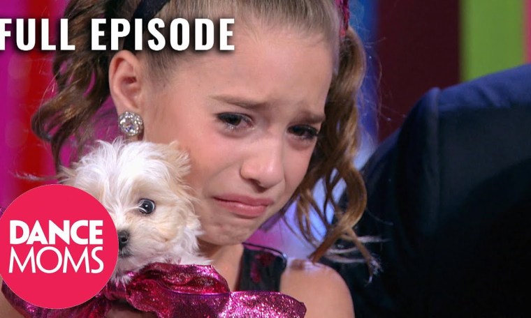 Twas the Fight Before Christmas (Season 4 Holiday Special) | Full Episode | Dance Moms Twas the Fight Before Christmas (Season 4 Holiday Special) | Full Episode | Dance Moms
