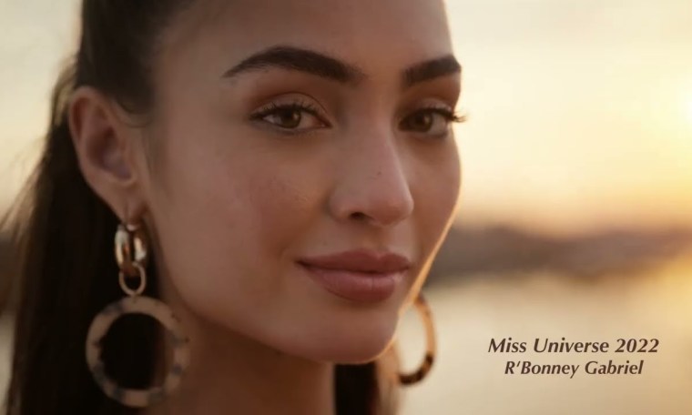 YOU.C1000 Vitamin Drink TVC “Liburan” with R’Bonney Gabriel, Miss Universe 2022 YOU.C1000 Vitamin Drink TVC “Liburan” with R’Bonney Gabriel, Miss Universe 2022