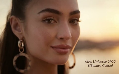 YOU.C1000 Vitamin Drink TVC “Liburan” with R’Bonney Gabriel, Miss Universe 2022 YOU.C1000 Vitamin Drink TVC “Liburan” with R’Bonney Gabriel, Miss Universe 2022