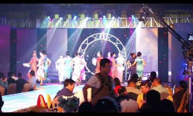 Miss Maple 2017 World Pageant Final – "丽人行"旗袍表演 Miss Maple 2017 World Pageant Final – "丽人行"旗袍表演
