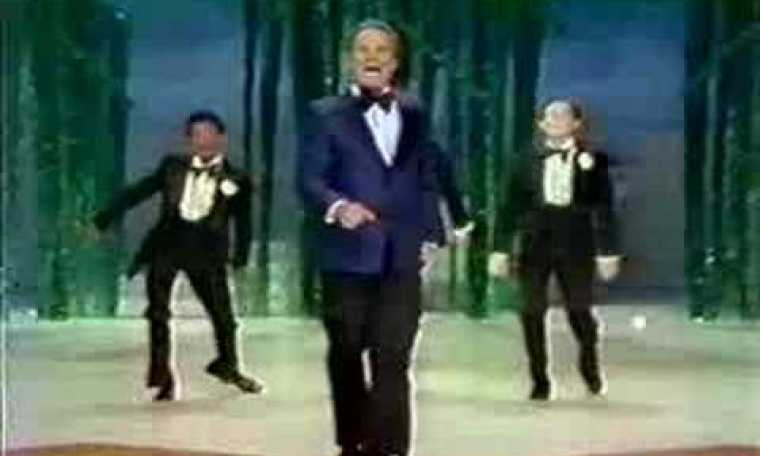Bert Parks Sings Wings Let 'Em In 1976 Miss America Bert Parks Sings Wings Let 'Em In 1976 Miss America
